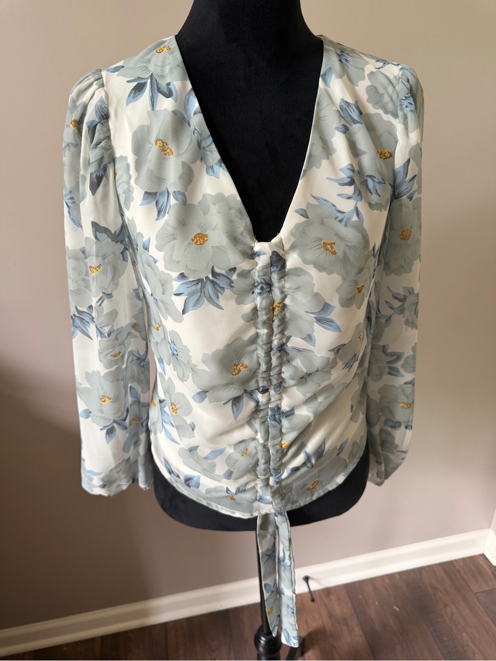Sweet Lemon Floral Ruched V-Neck Tie-Front Top - Light Blue/White Small
